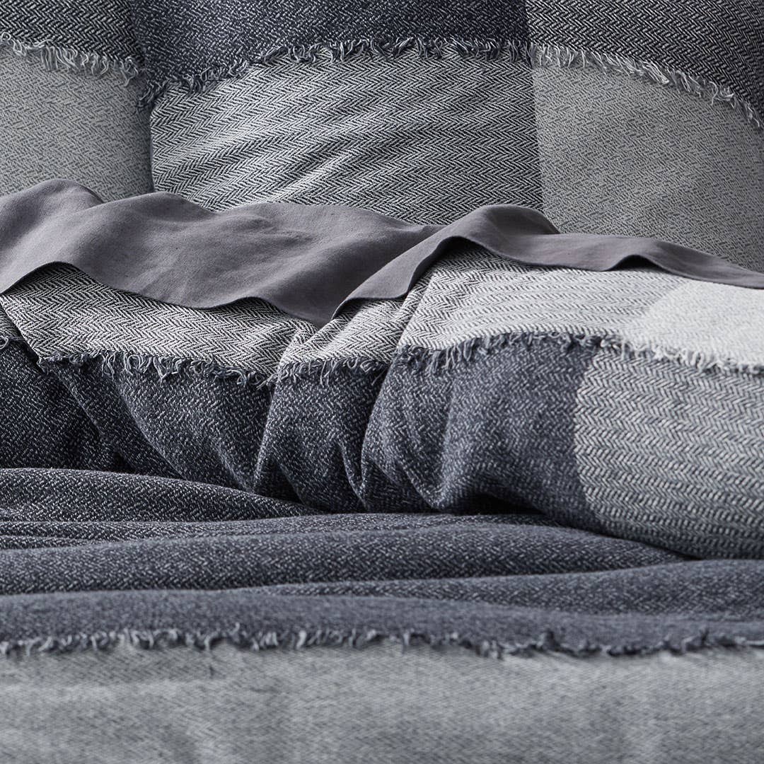 Manson Quilt Cover - Charcoal